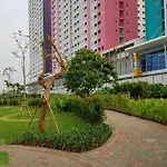Unit 2Br Mewah Daily Rent Apartemen Green Pramuka City Jakarta